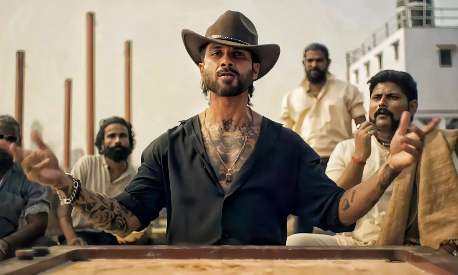 शाहिद कपूर की फिल्म ओ रोमियो के खिलाफ गैंगस्टर हुसैन उस्तारा की बेटी, रिलीज पर रोक की मांग की शाहिद कपूर की फिल्म ओ रोमियो के खिलाफ गैंगस्टर हुसैन उस्तारा की बेटी, रिलीज पर रोक की मांग की