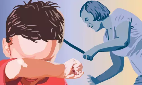 सरगुजा में छात्र पर क्रूरता : बरसाए गए 13 डंडे, पैरों में खून जमने के निशान