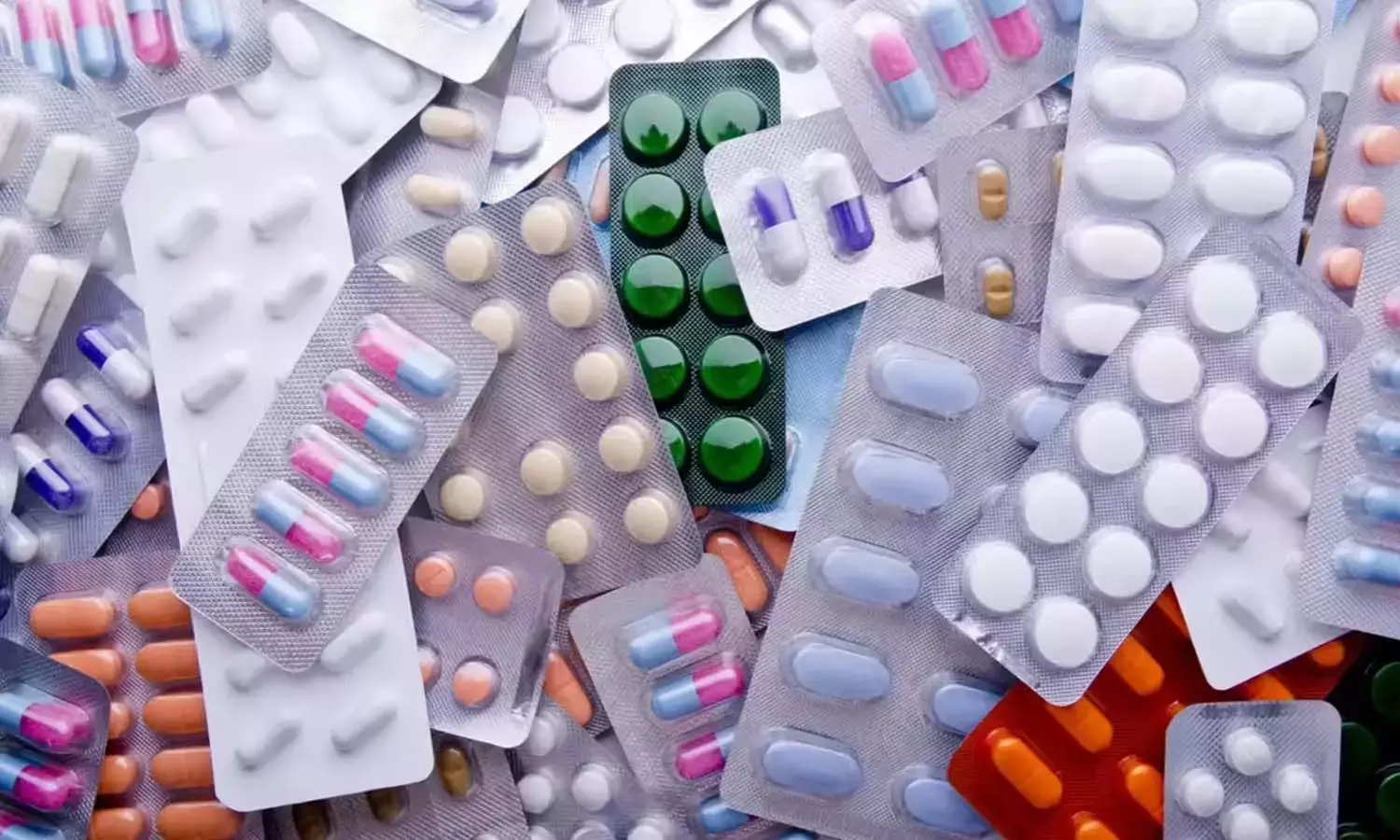 एल्बेंडाजोल की जांच को चुनौती : दूसरे लैब जाने मांगी अनुमति, दो फर्म को ब्लैकलिस्टेड करने की तैयारी