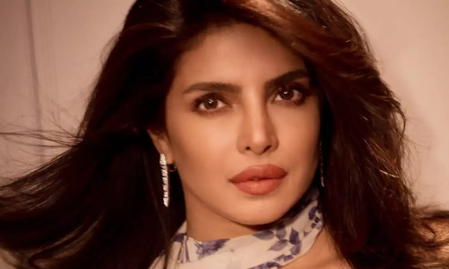 प्रियंका चोपड़ा ने बॉलीवुड में कमबैक करने की अफवाहों पर रिएक्ट किया।