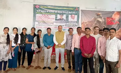 नवागढ़ में  मोटिवेशनल कार्यक्रम का आयोजन किया गया। डॉ .अवधेश पटेल ने बच्चों को कम समय में परीक्षा की तैयारी कैसे करें इसकी जानकारी दी गई।