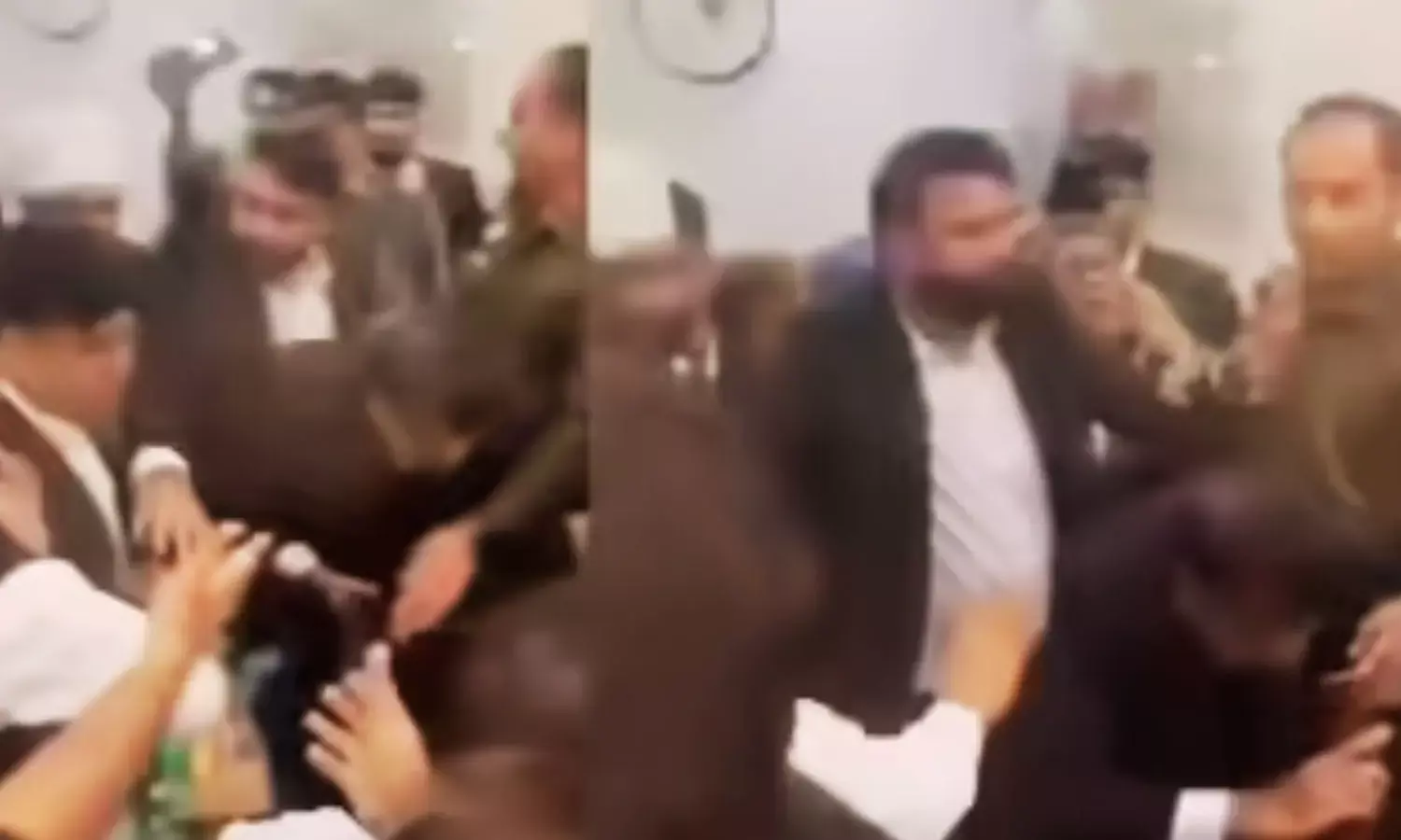 Clash between lawyers and police at Delhi Sagarpur police station